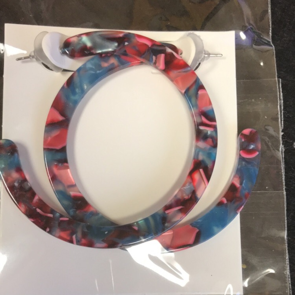 Earring - Picture 2 of 2